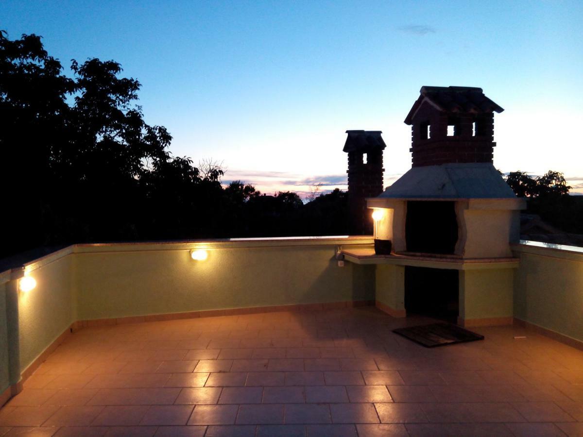 Apartments Villa Elda Peroj Buitenkant foto